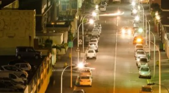 LED-Straßengartenlicht Alu. Wasserdichte Stange Schnelle Silberinstallation Überbrückung Innenhof Straßenwand 1
