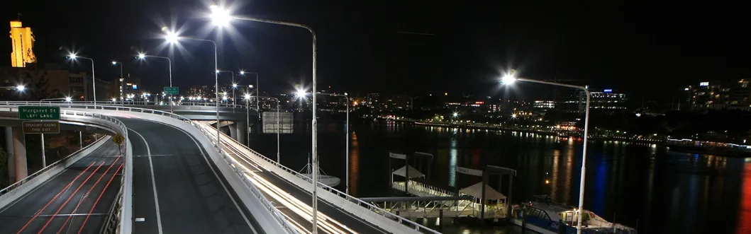 LED-Straßengartenlicht Alu. Wasserdichte Stange Schnelle Silberinstallation Überbrückung Innenhof Straßenwand 4