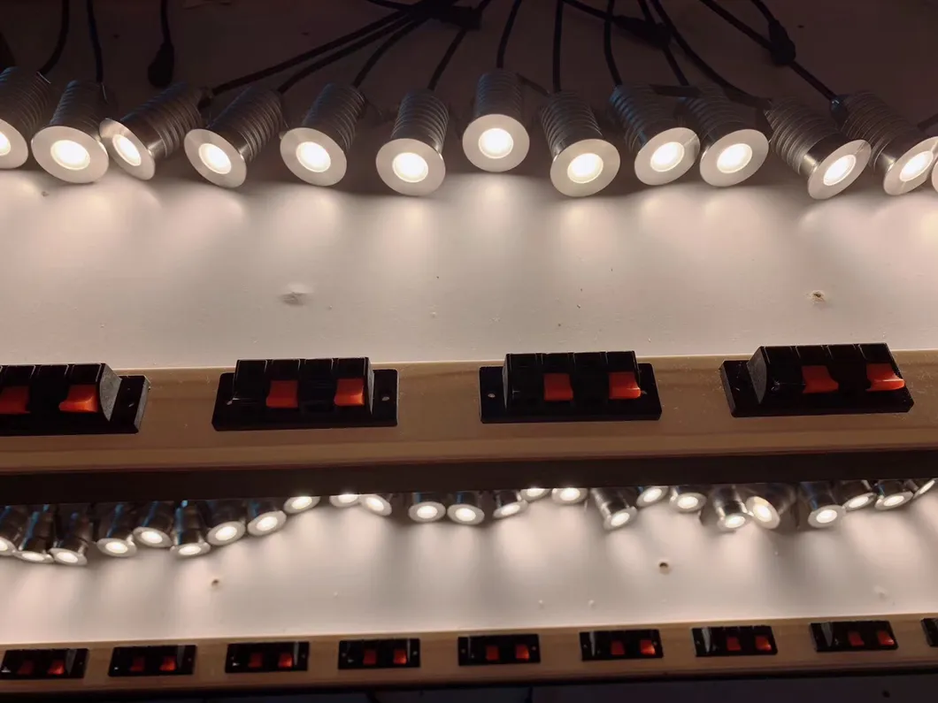 LED Stufenlicht IP67 1W Silber 95lm/W Bürgersteig Straße Garten Gehweg Treppe Weg 2